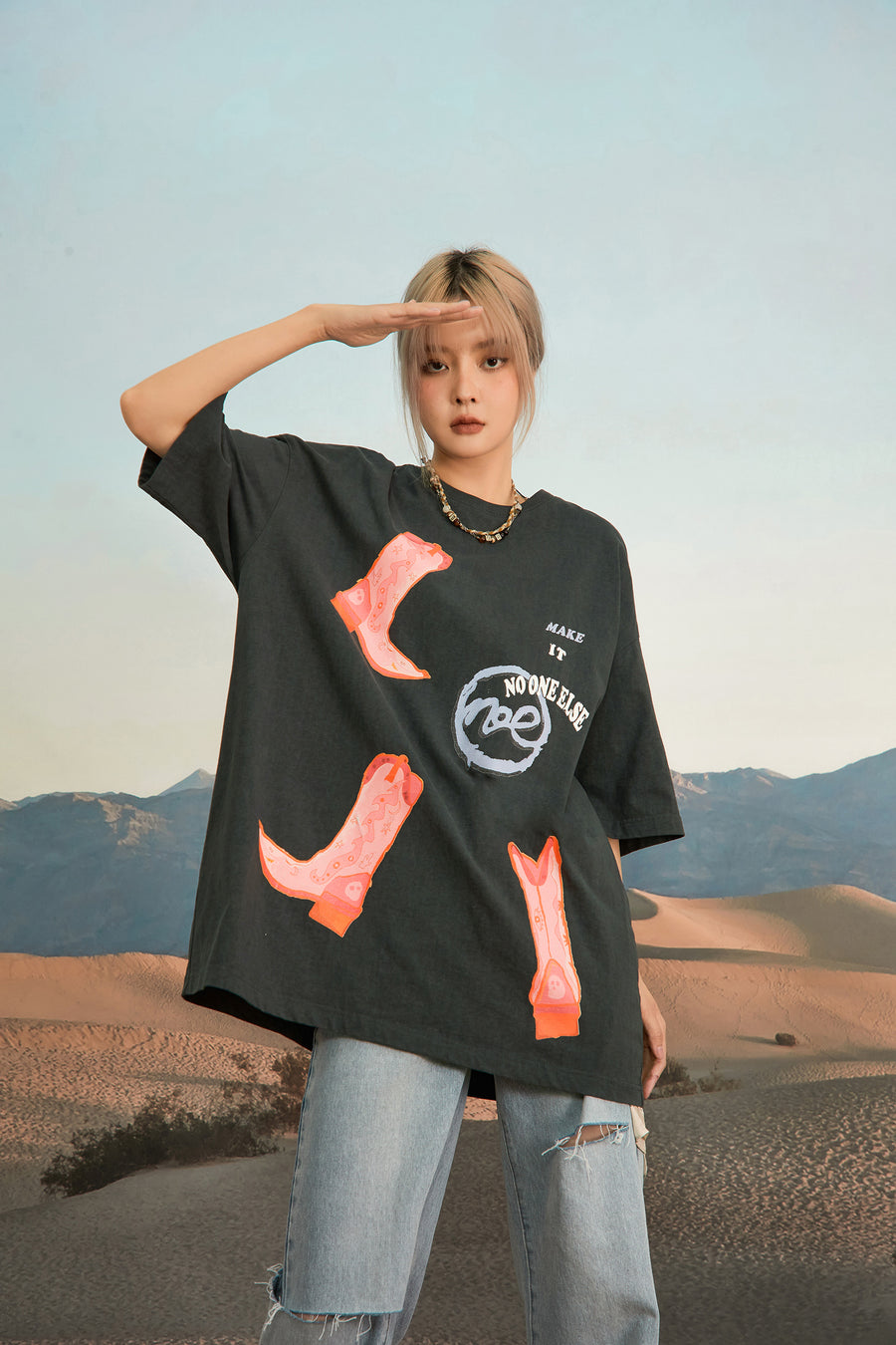 CHUU There Is A Snake In My Boots T-Shirt