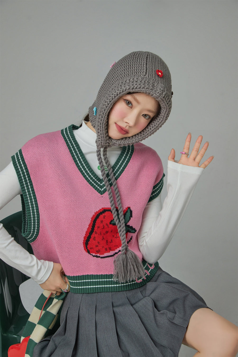 CHUU Lovely Flower String Beanie