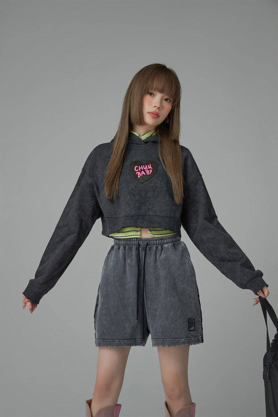 CHUU Chuu Baby Heart Crop Hoodie
