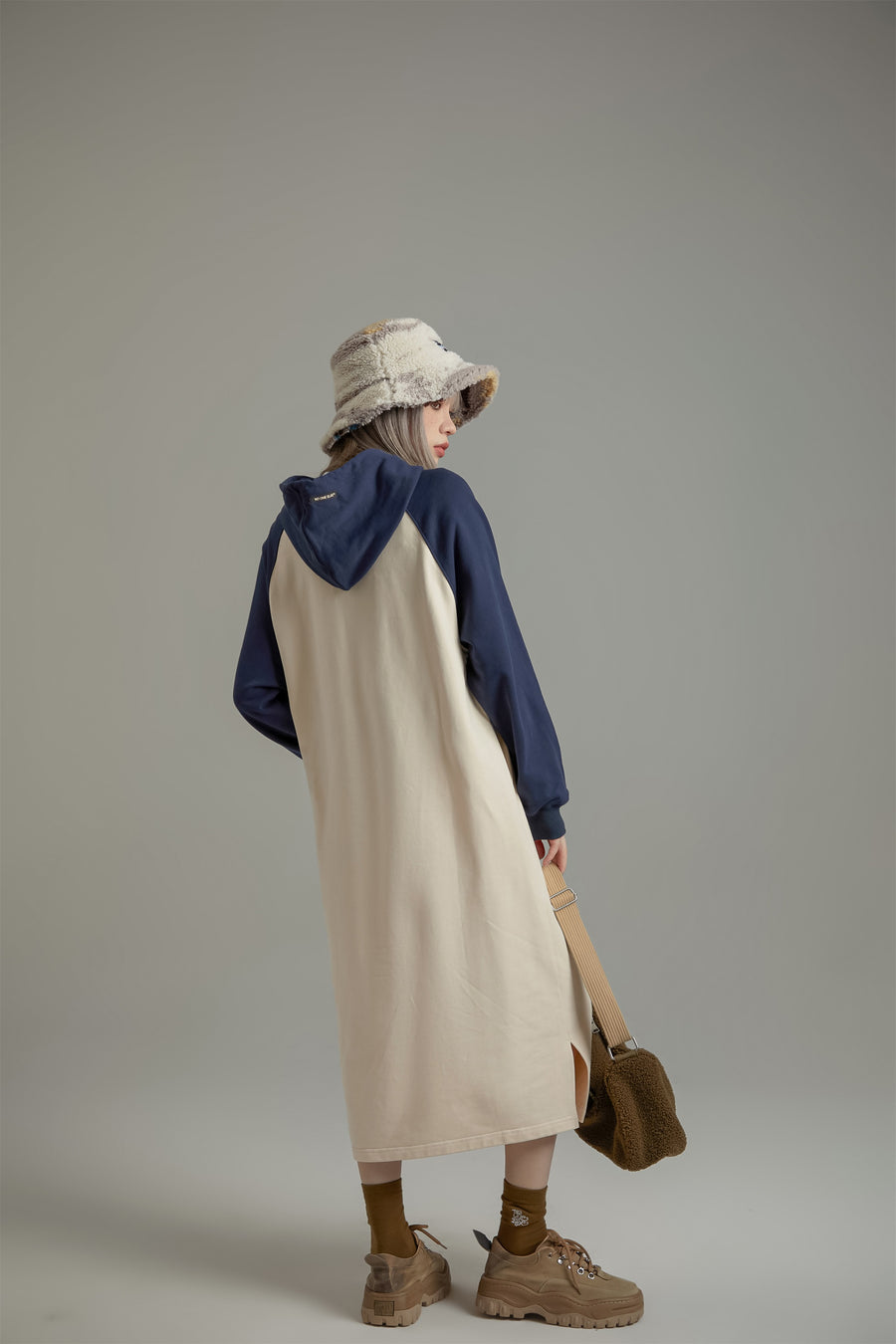 CHUU Raglan Loose Fit Hooded Dress