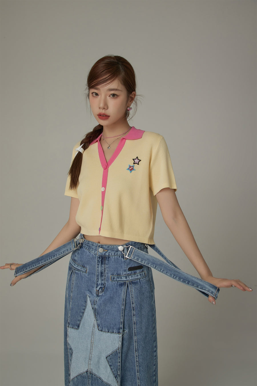 CHUU Star Open Collar Cropped Knit Top