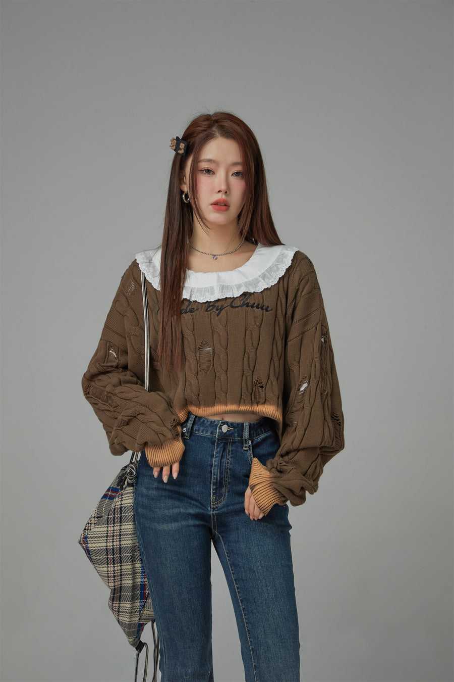 CHUU Eyelet Lace Collar Long-Sleeved Crop Top