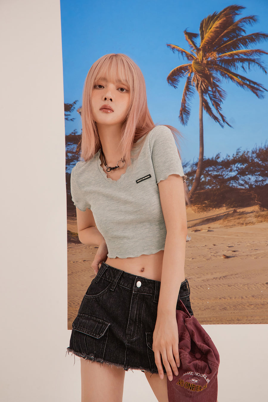 CHUU Frill Hem V-Neck Crop T-Shirt