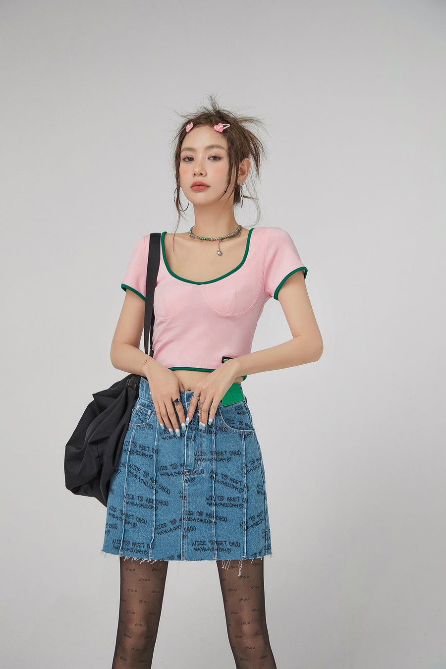 CHUU Deep U-Neck And Back Crop Top