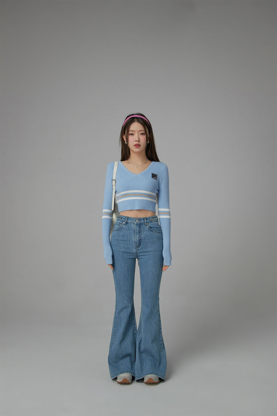 CHUU Unlock Stripes V-Neck Cropped Knit Sweater