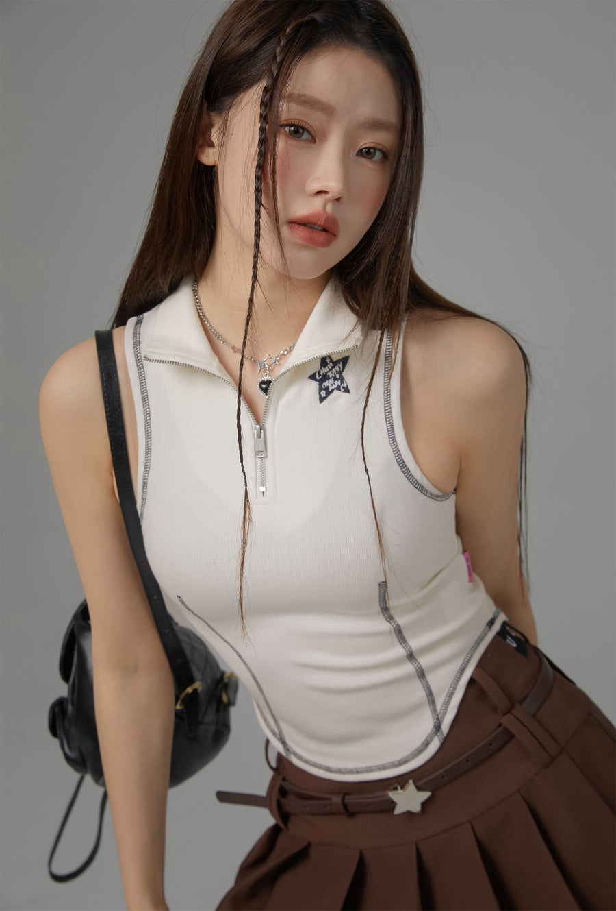 CHUU Desire A Legacy Half Zip-Up Sleeveless Top