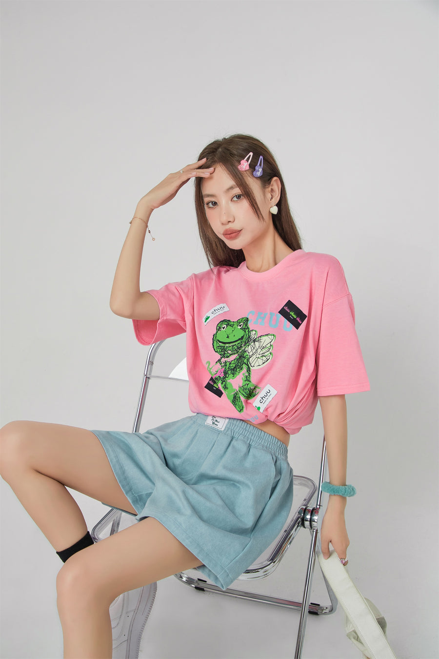 CHUU Happy Frog Is An Angel Print T-Shirt