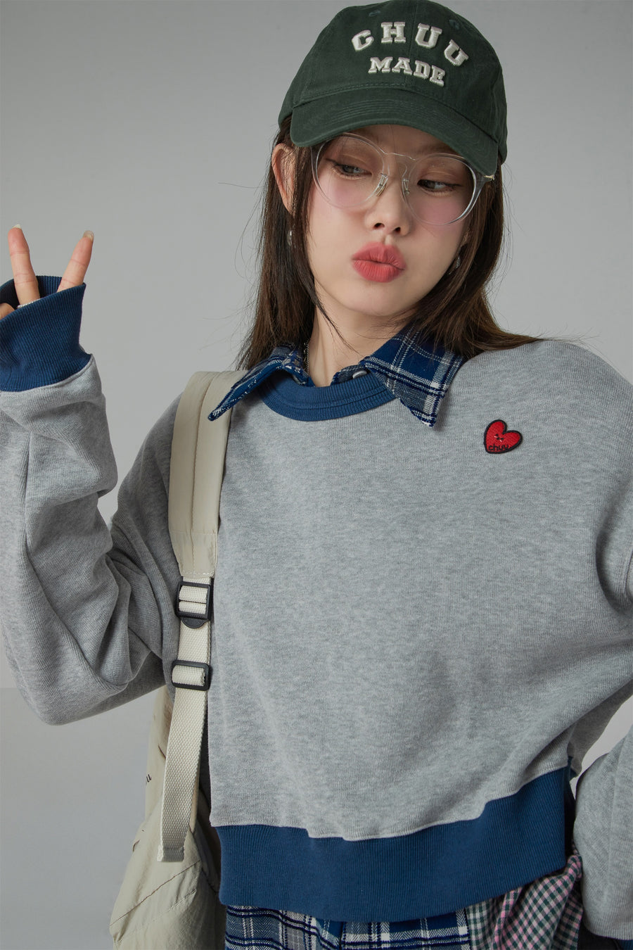 CHUU Class Is In Session Heart Logo Sweatshirt