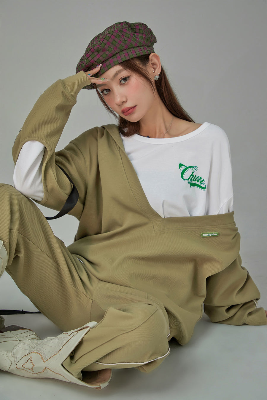 CHUU Side Slit Chuu Logo Loosefit Skater Top