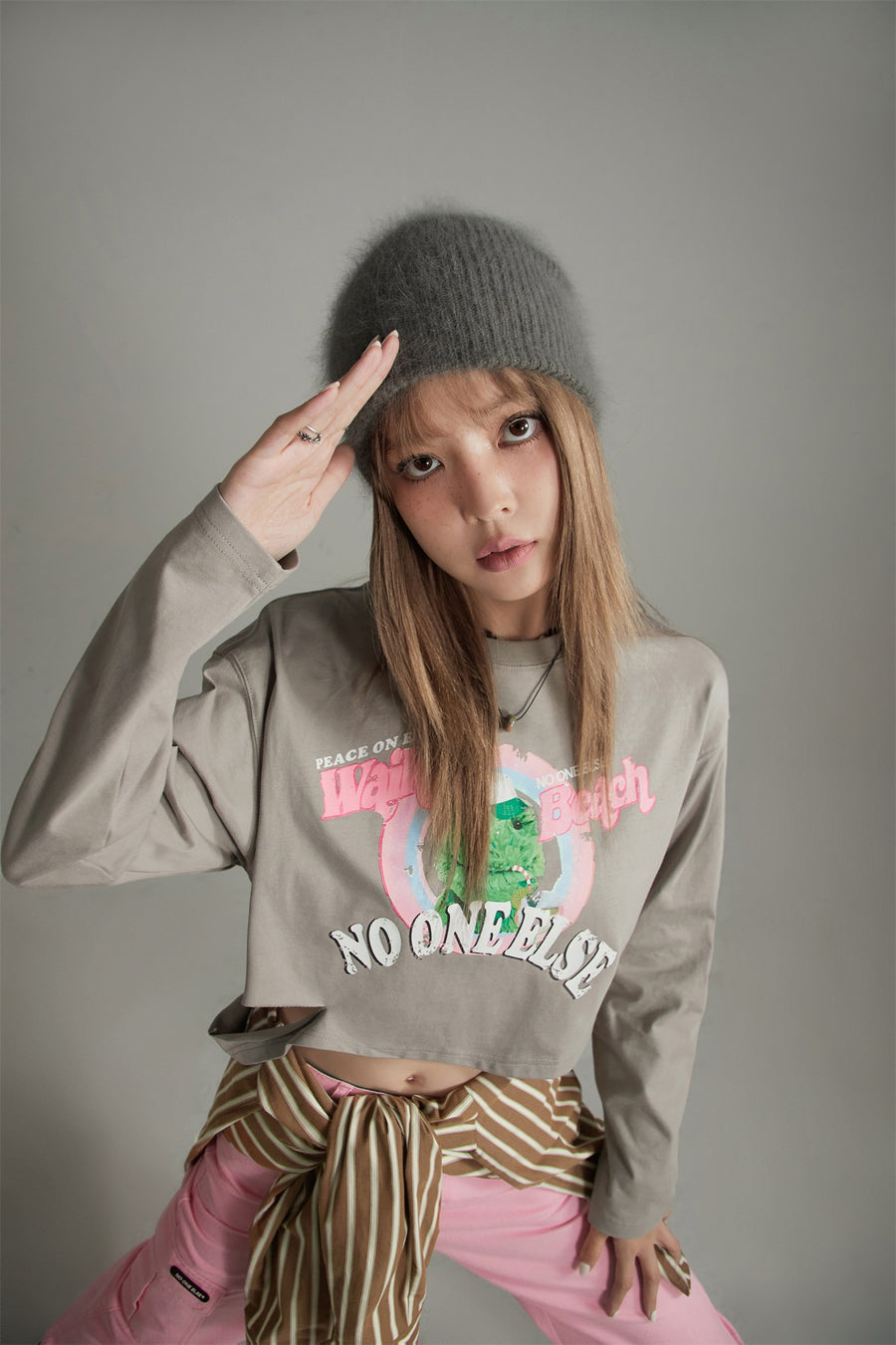 CHUU Waikiki Beach Long Sleeve Crop T-Shirt