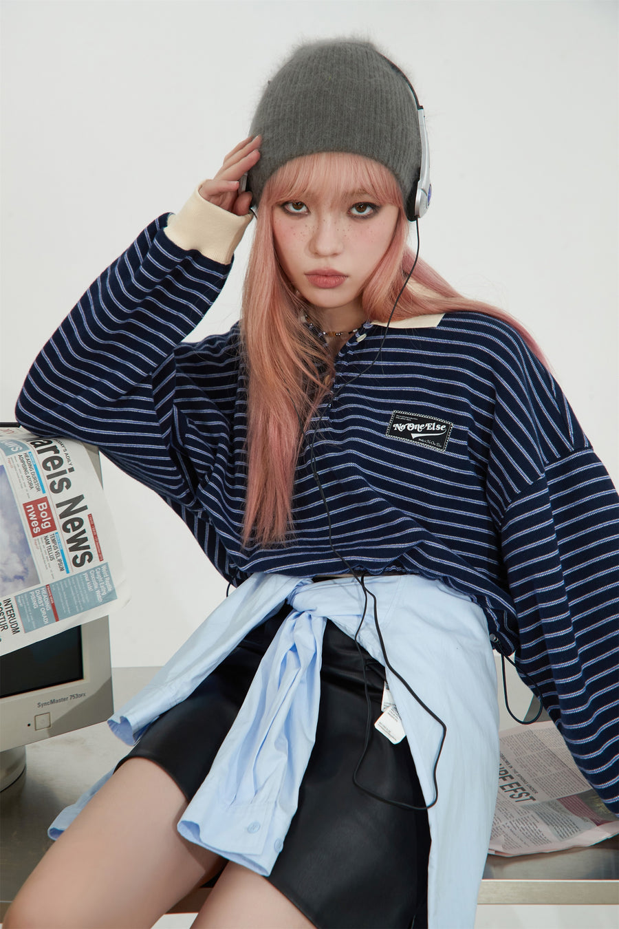 CHUU Stripe Loose Fit Crop Sweatshirt