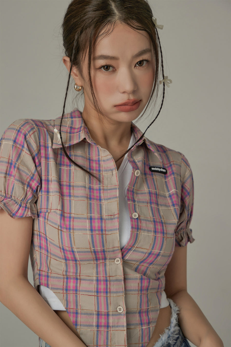 CHUU Eyelet Back Cut Out Check Shirt