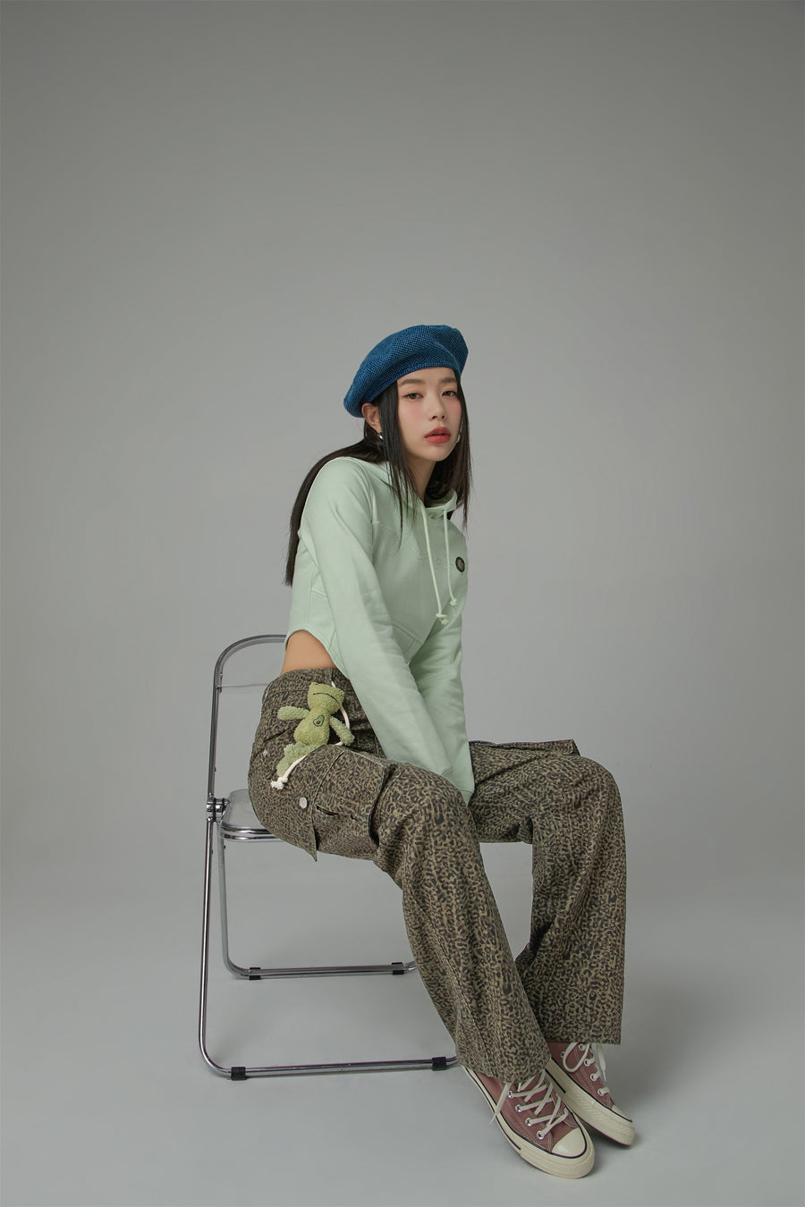 CHUU Leopard Pocket Denim Long Pants