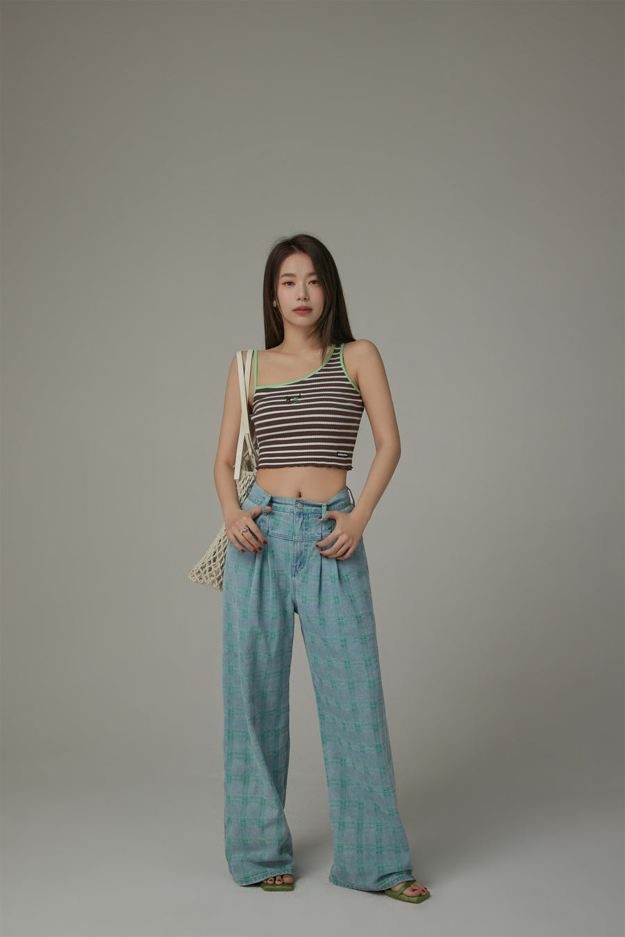 CHUU Unbalanced Striped Sleeveless Crop Top