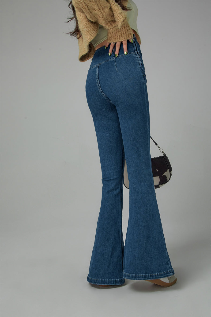 CHUU Cross Front High-Waist Flared Jeans