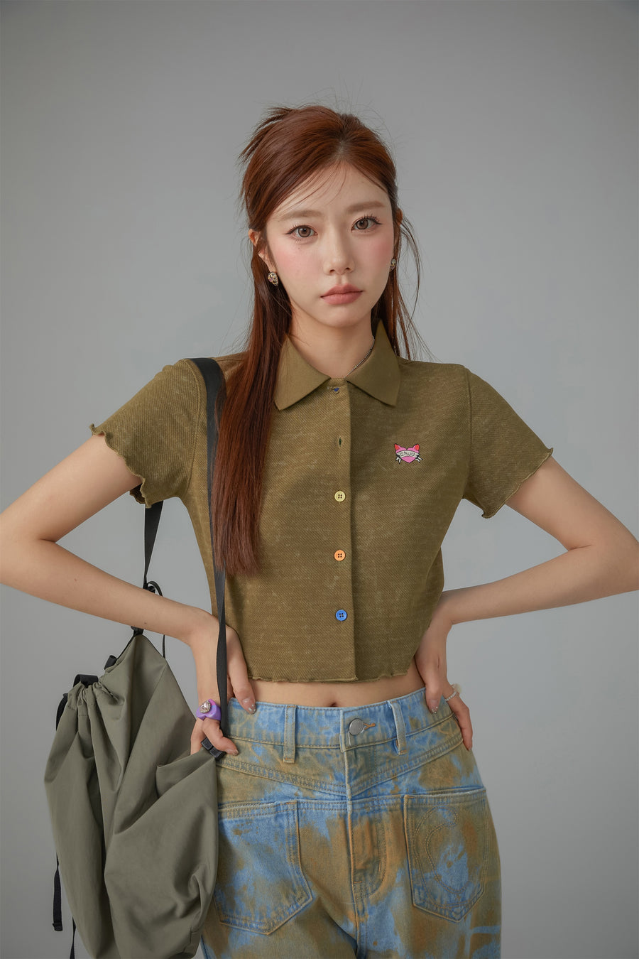 CHUU Rainbow Button Cropped Shirt