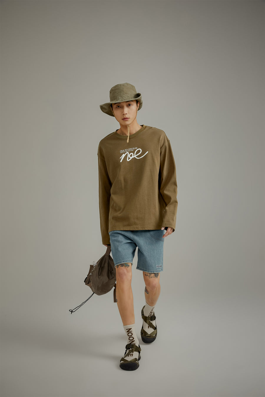 CHUU Club Noe Loose Fit Long Sleeve T-Shirt