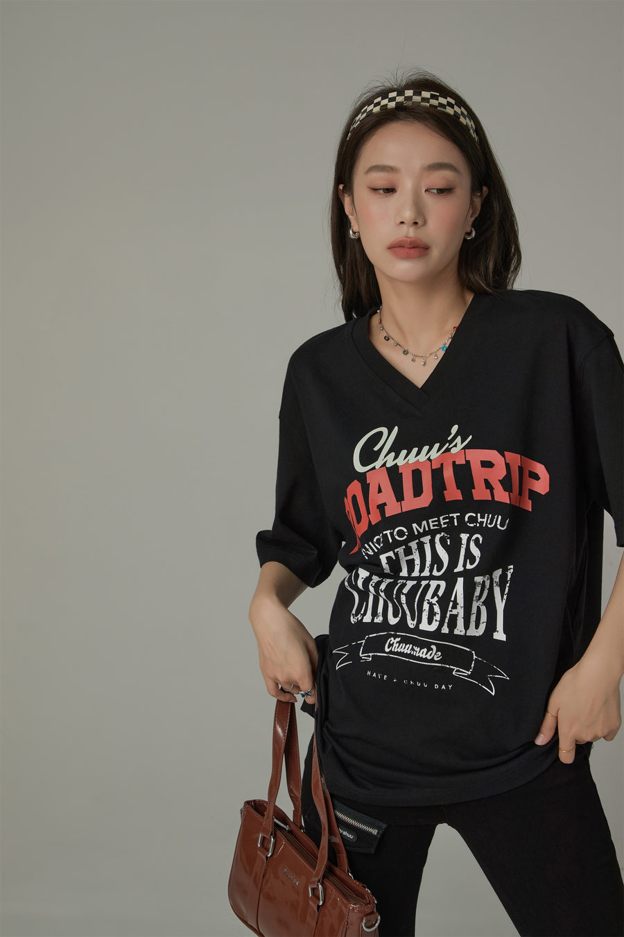 CHUU V-Neck Road Trip T-Shirt