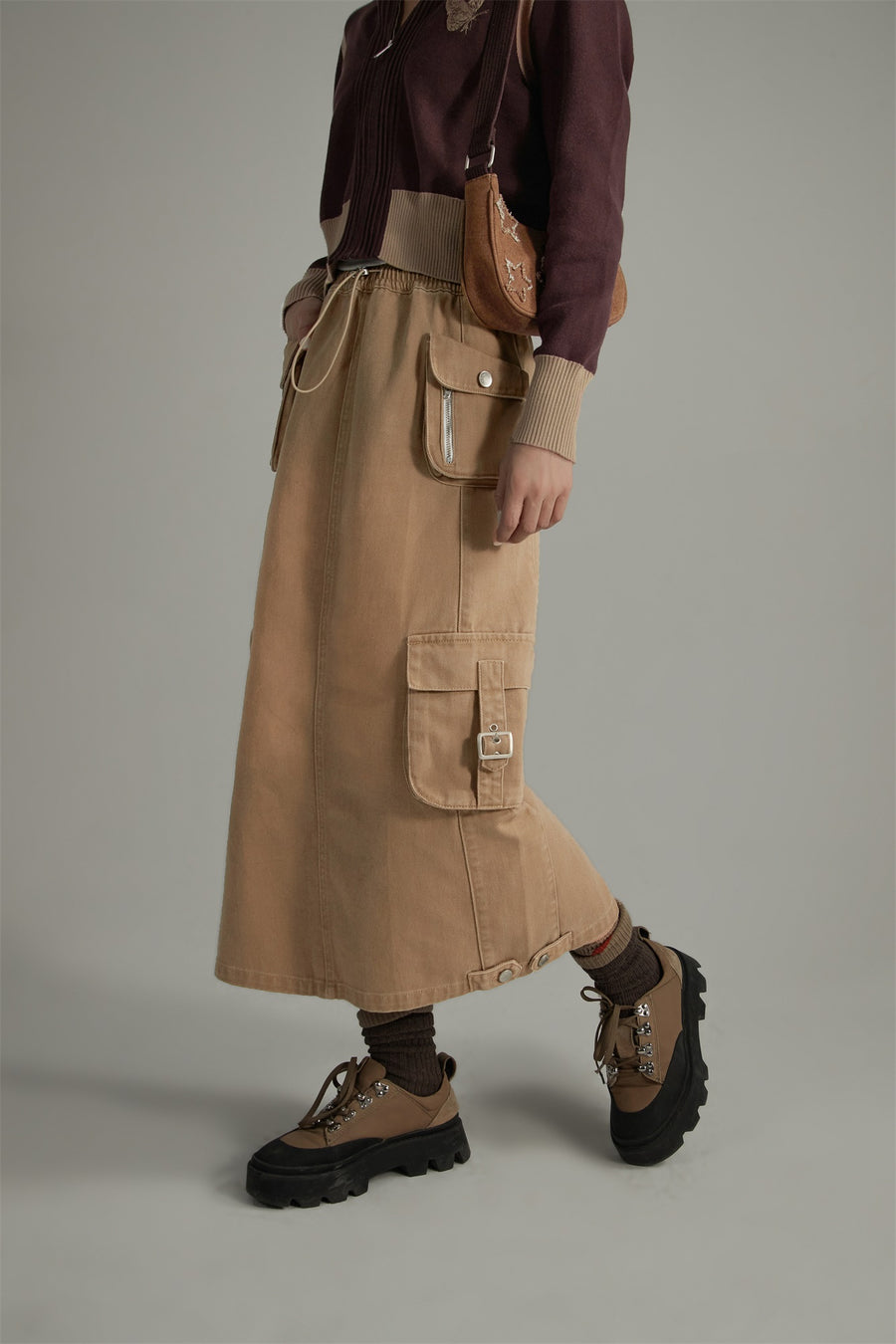 CHUU Denim Or Brown Cotton Cargo Skirt