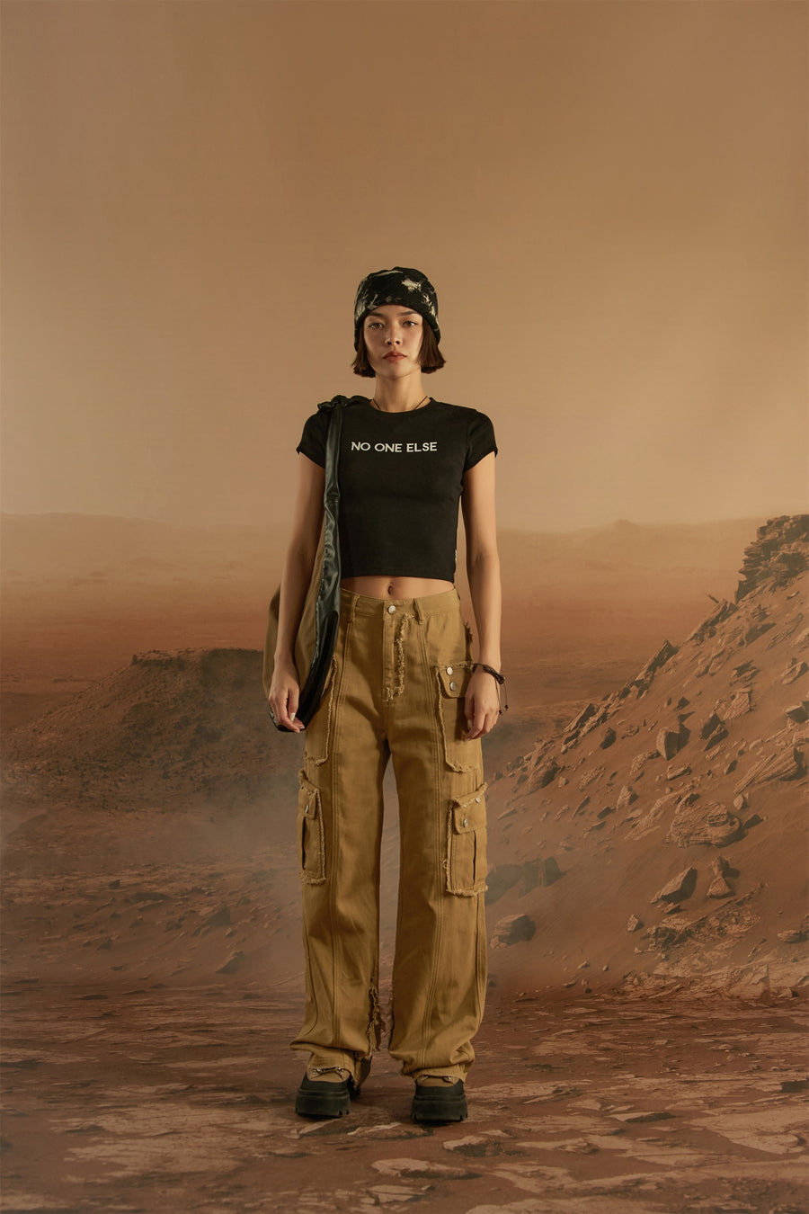 CHUU Raw Edge Wide Cargo Pants