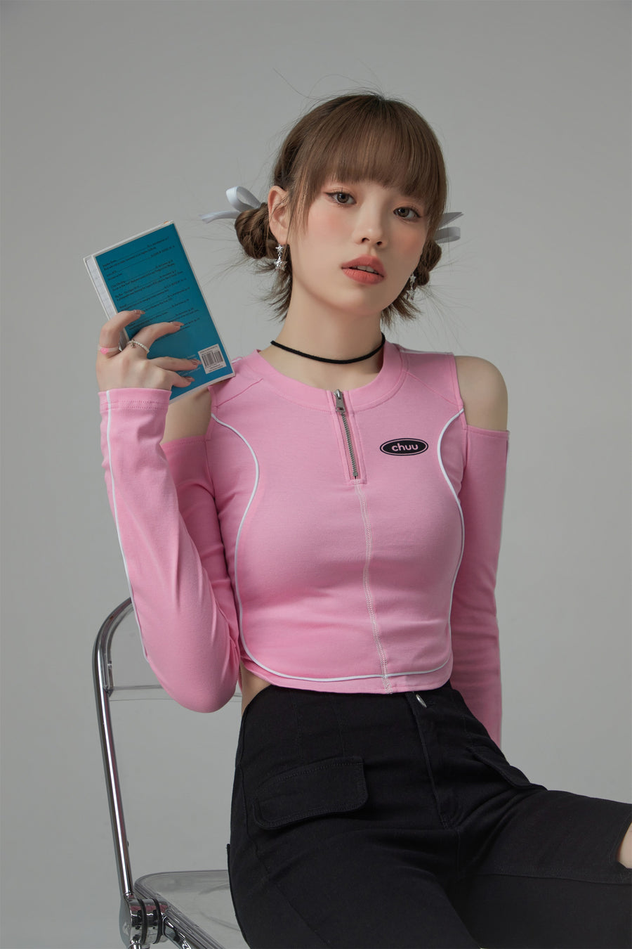 CHUU Colored Off-Shoulder T-Shirt