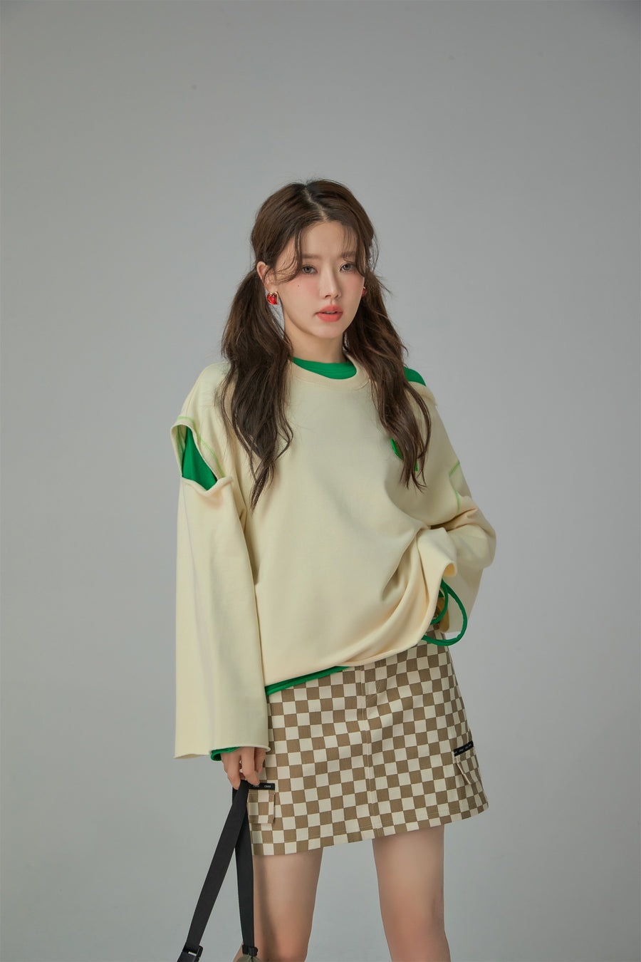 CHUU Dynamite Off Shoulder Loose Fit Long Sleeve Sweatshirt