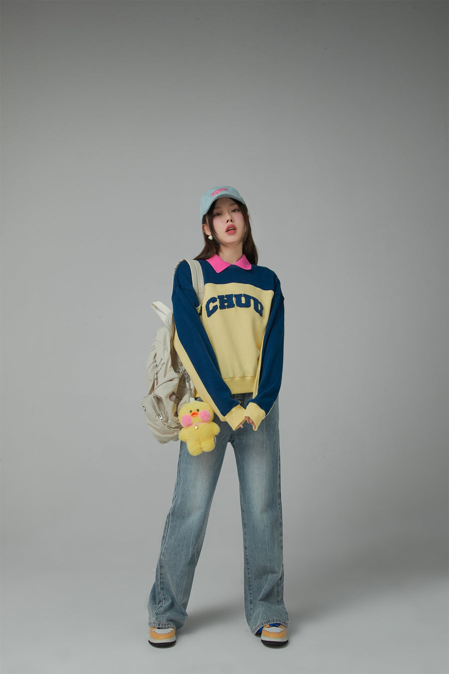 CHUU The Apple Of My Eye Loose-Fit Sweatshirt