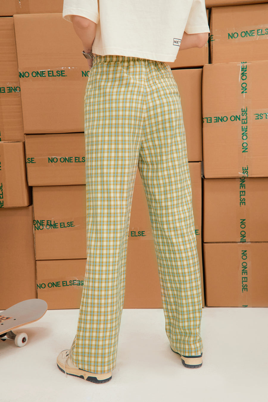 CHUU Check Wide Pants