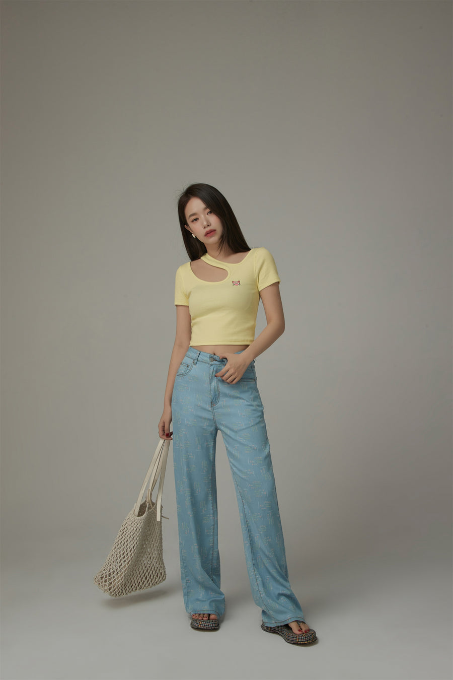 CHUU Cut Out Slim T-Shirt