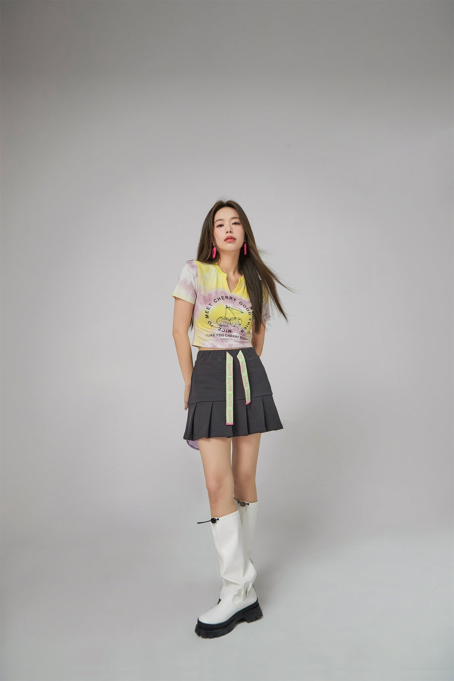 CHUU Cherry World Tie-Dye Crop Top