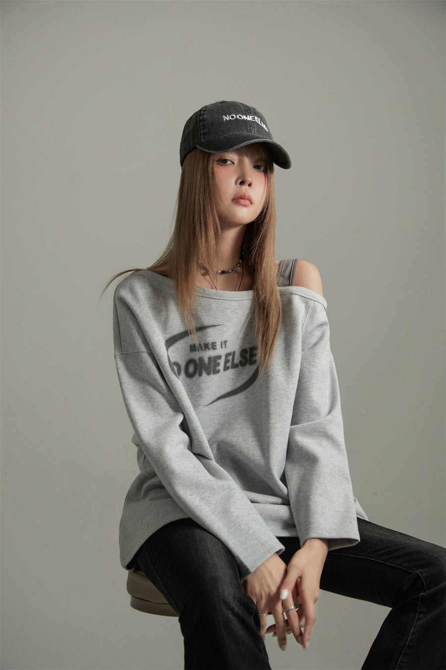 CHUU Noe Off Shoulder Loose Fit T-shirt