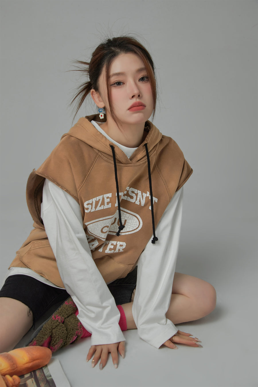 CHUU Size Doesnt Matter Cotton Sleeveless Hoodie