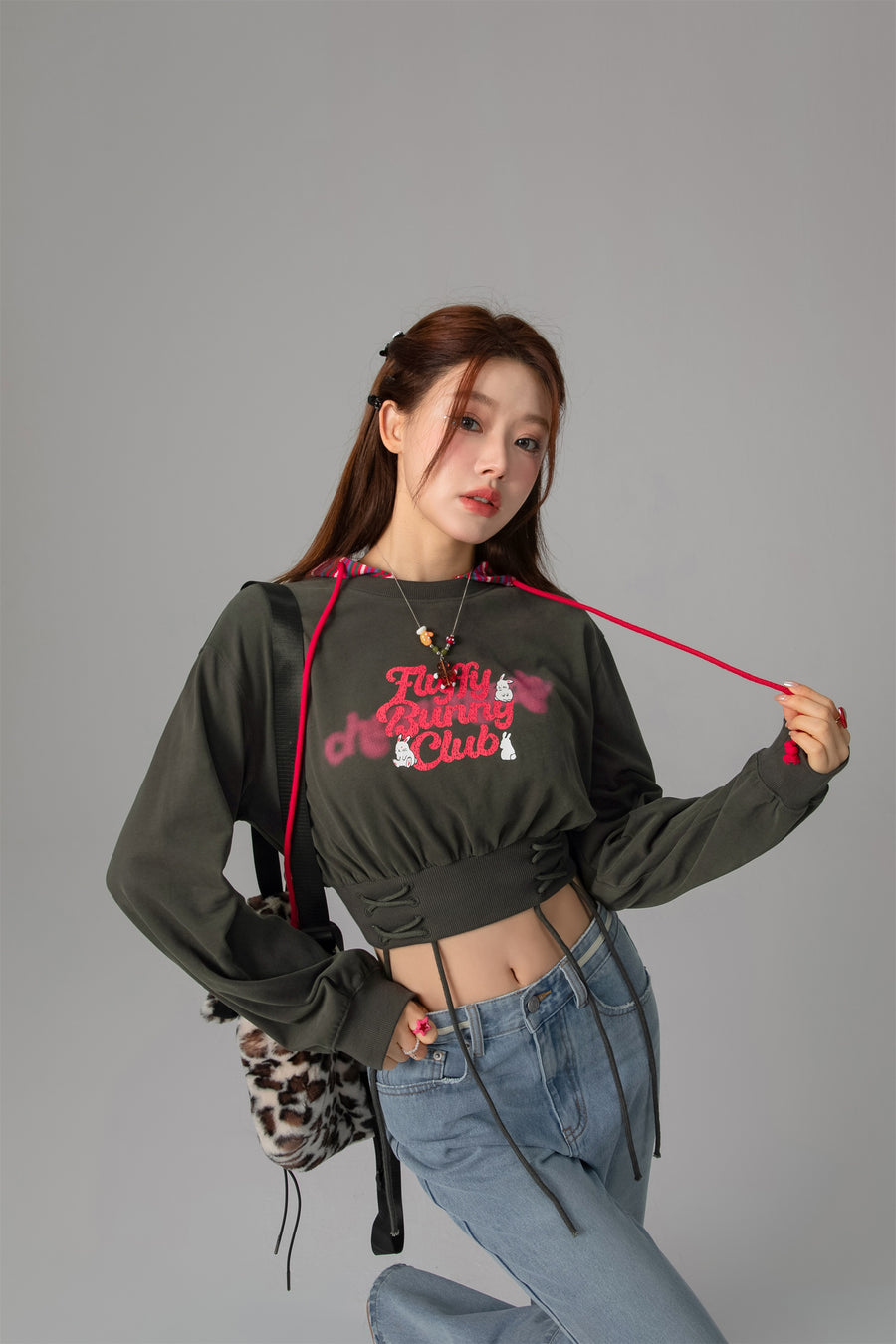 CHUU Red Bunny Cropped Sweater