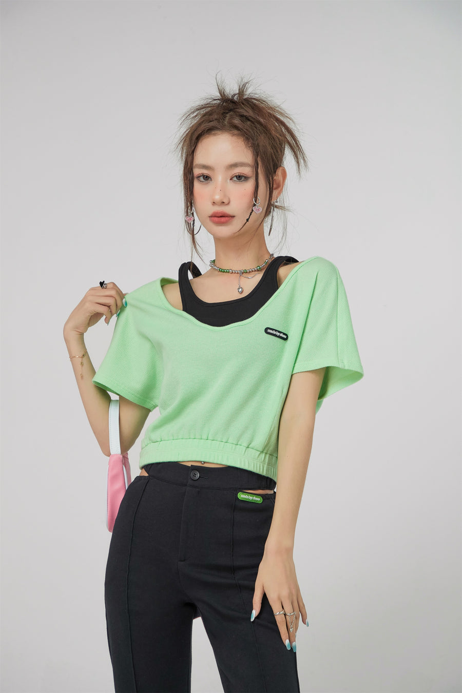 CHUU Two-Layer Crop Sport Top