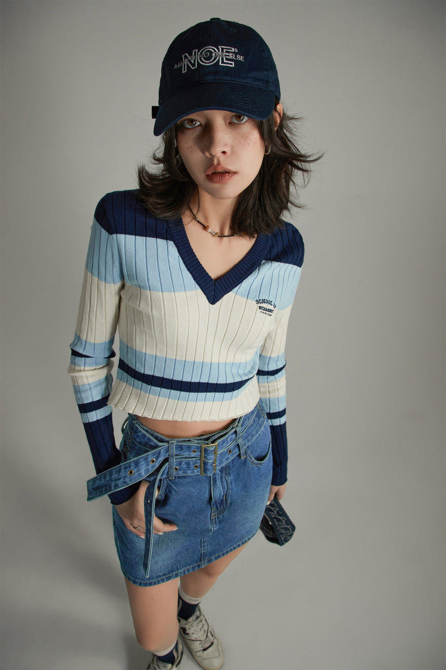 CHUU School Of Wizardry Ribbed V-Neck Sweater