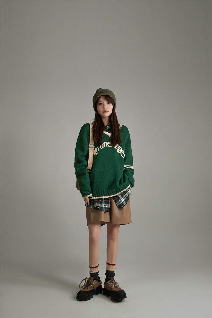 CHUU Noe Logo V-Neck Varsity Knit Sweater