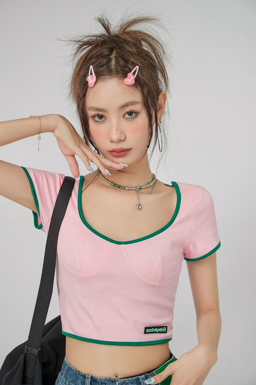 CHUU Deep U-Neck And Back Crop Top