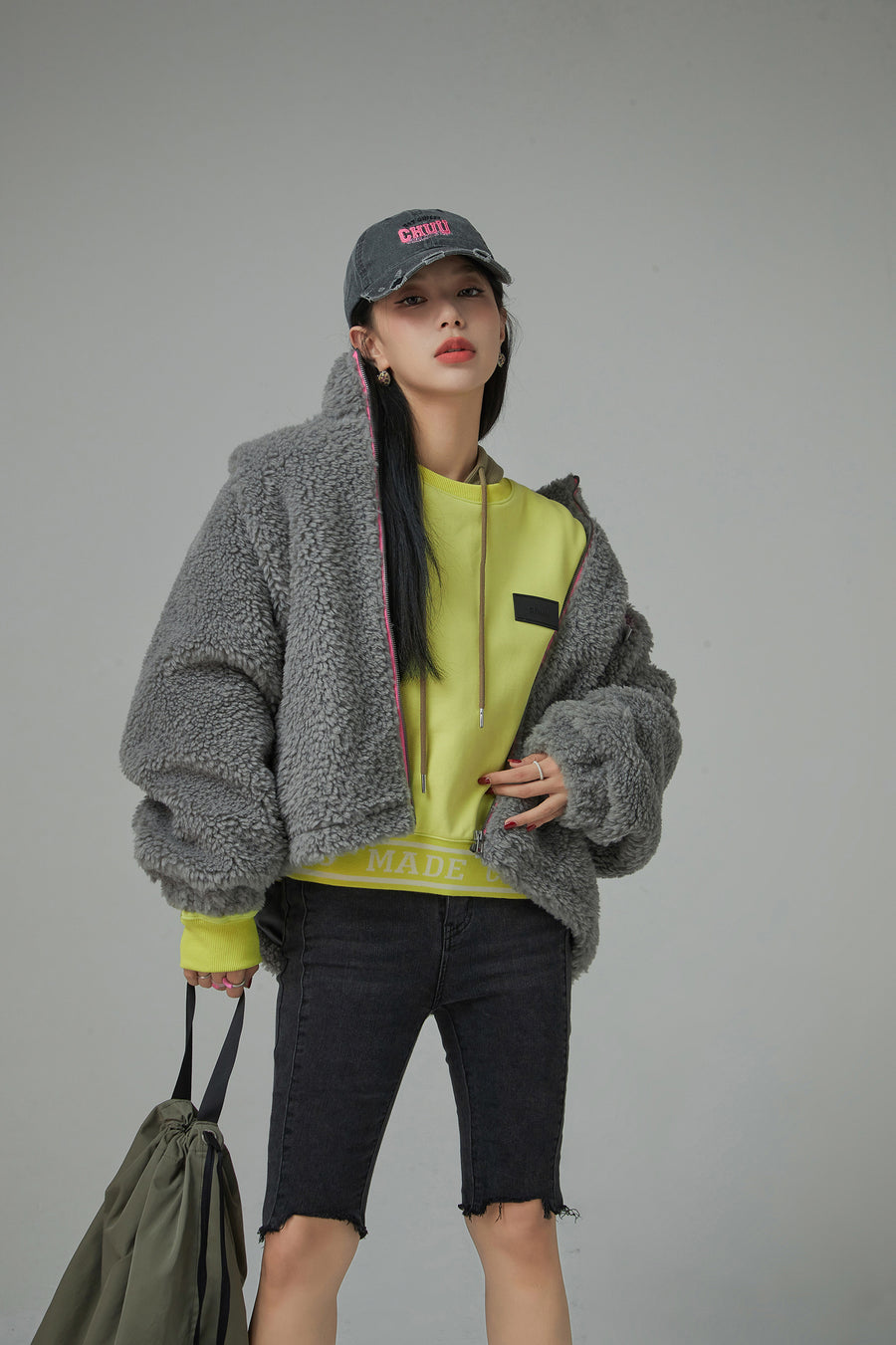 CHUU Solid Color Round Neck Sweatshirt