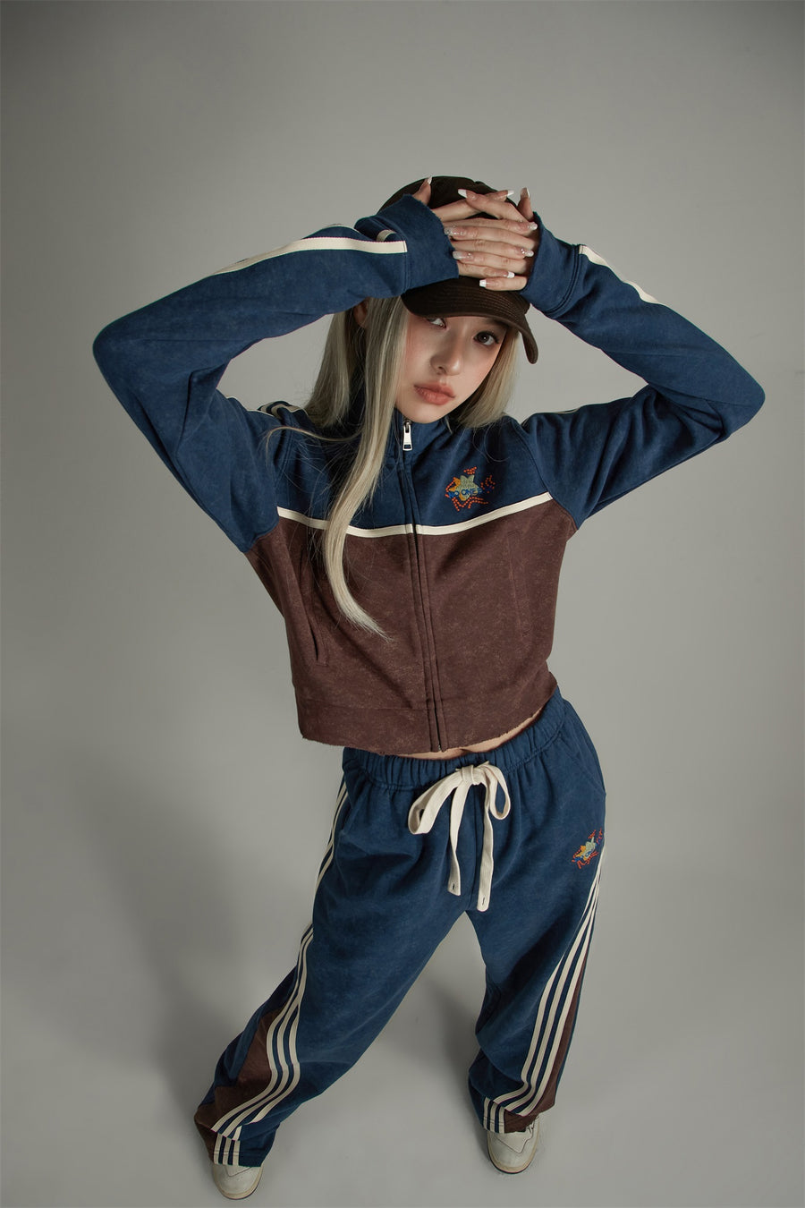 CHUU High Neck Crop Zip-Up
