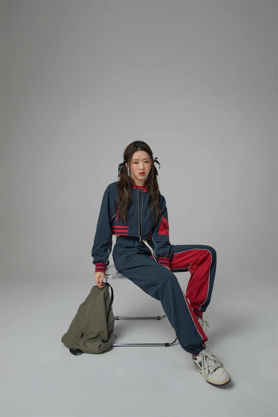 CHUU Chuu World Logo Jogger Pants