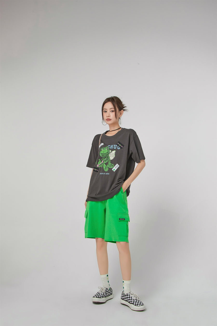 CHUU Happy Frog Is An Angel Print T-Shirt