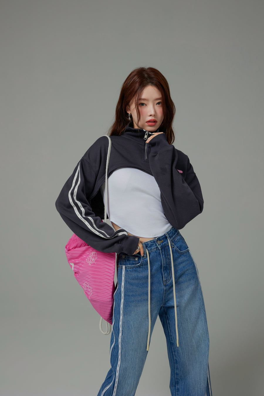 CHUU Playing It Cool Maxi Crop Half Zip-Up Sweatshirt