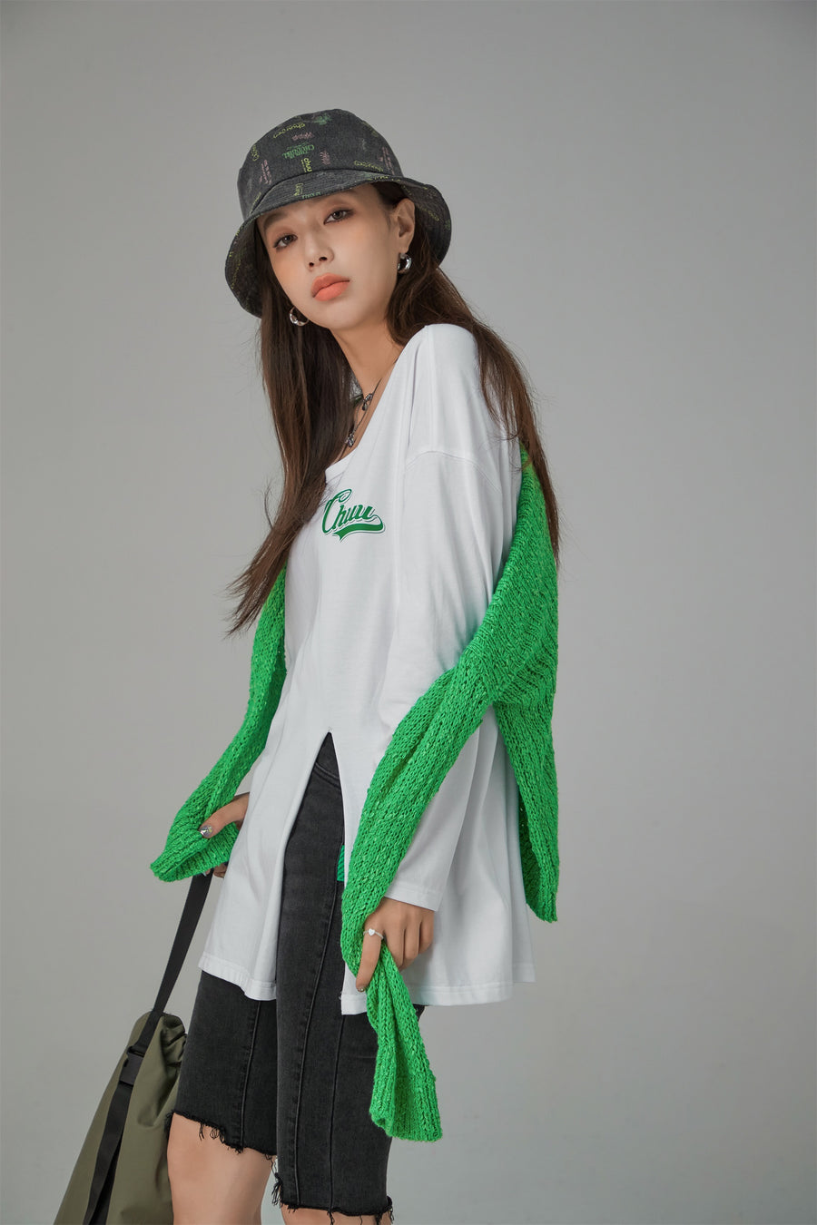 CHUU V-Neck See-Through Crochet Sweater