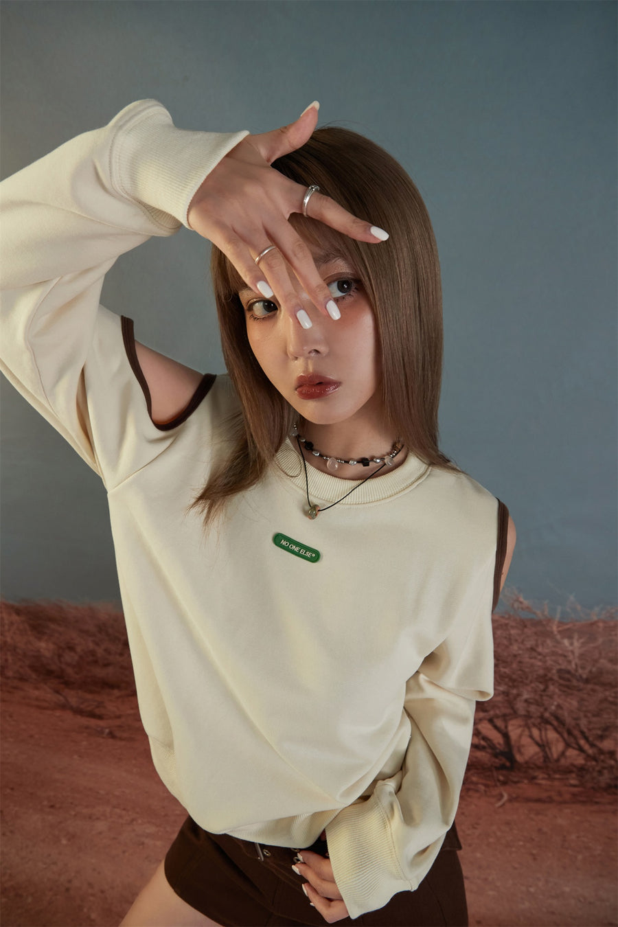 CHUU Slit Back Off The Shoulder T-shirt