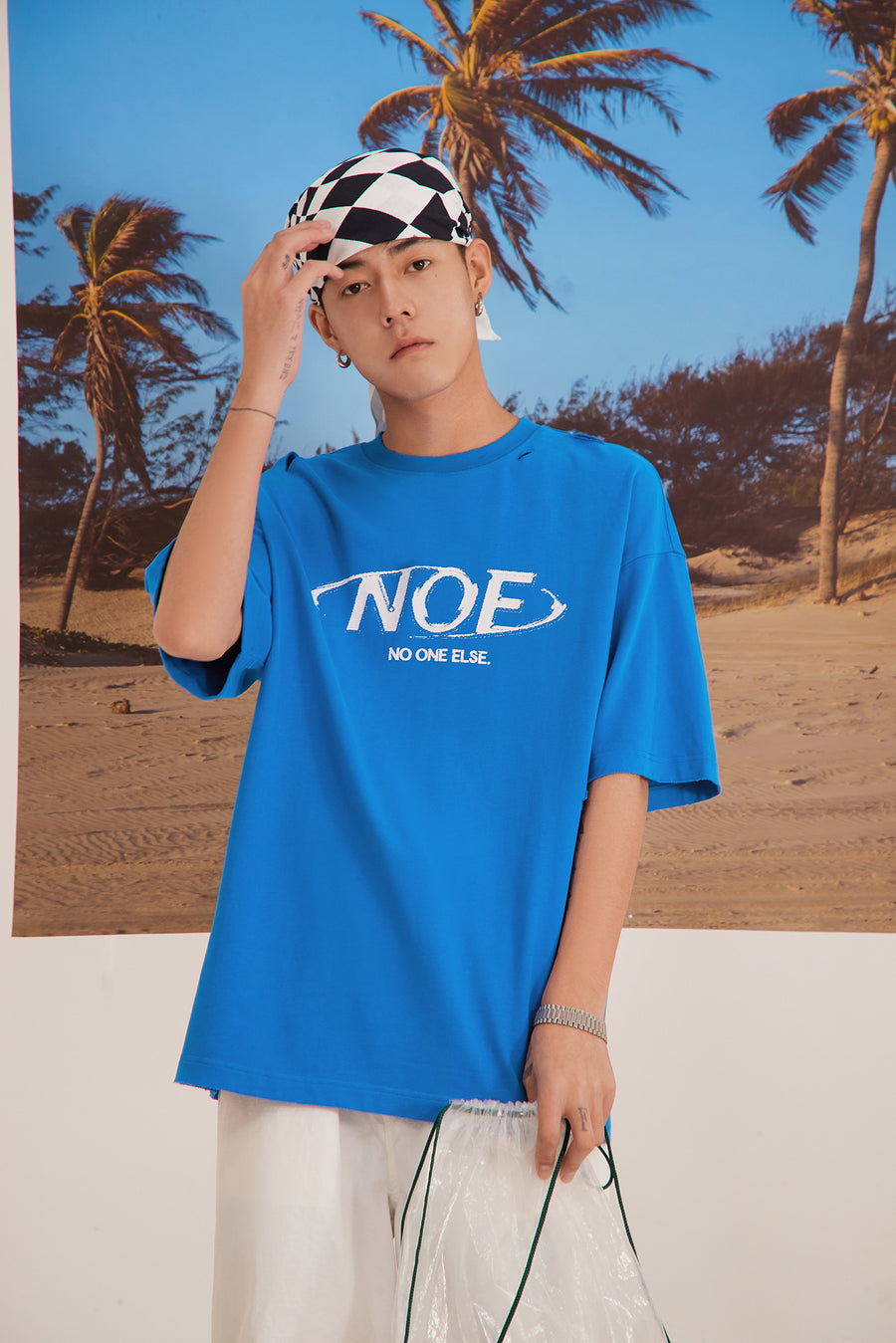 CHUU Damaged Cutout Loosefit T-Shirt