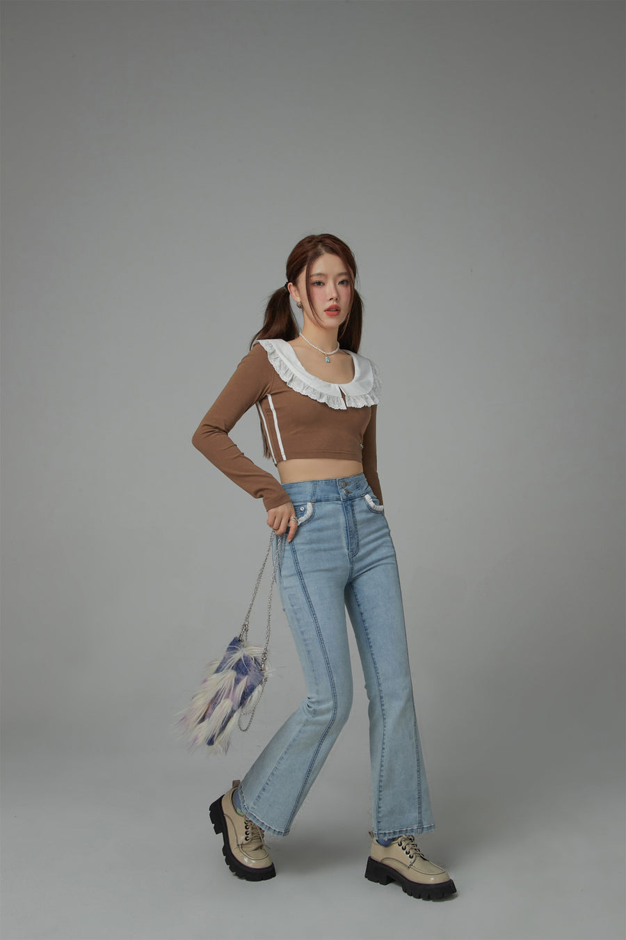 CHUU Eyelet Lace Collar Long-Sleeved Crop Top