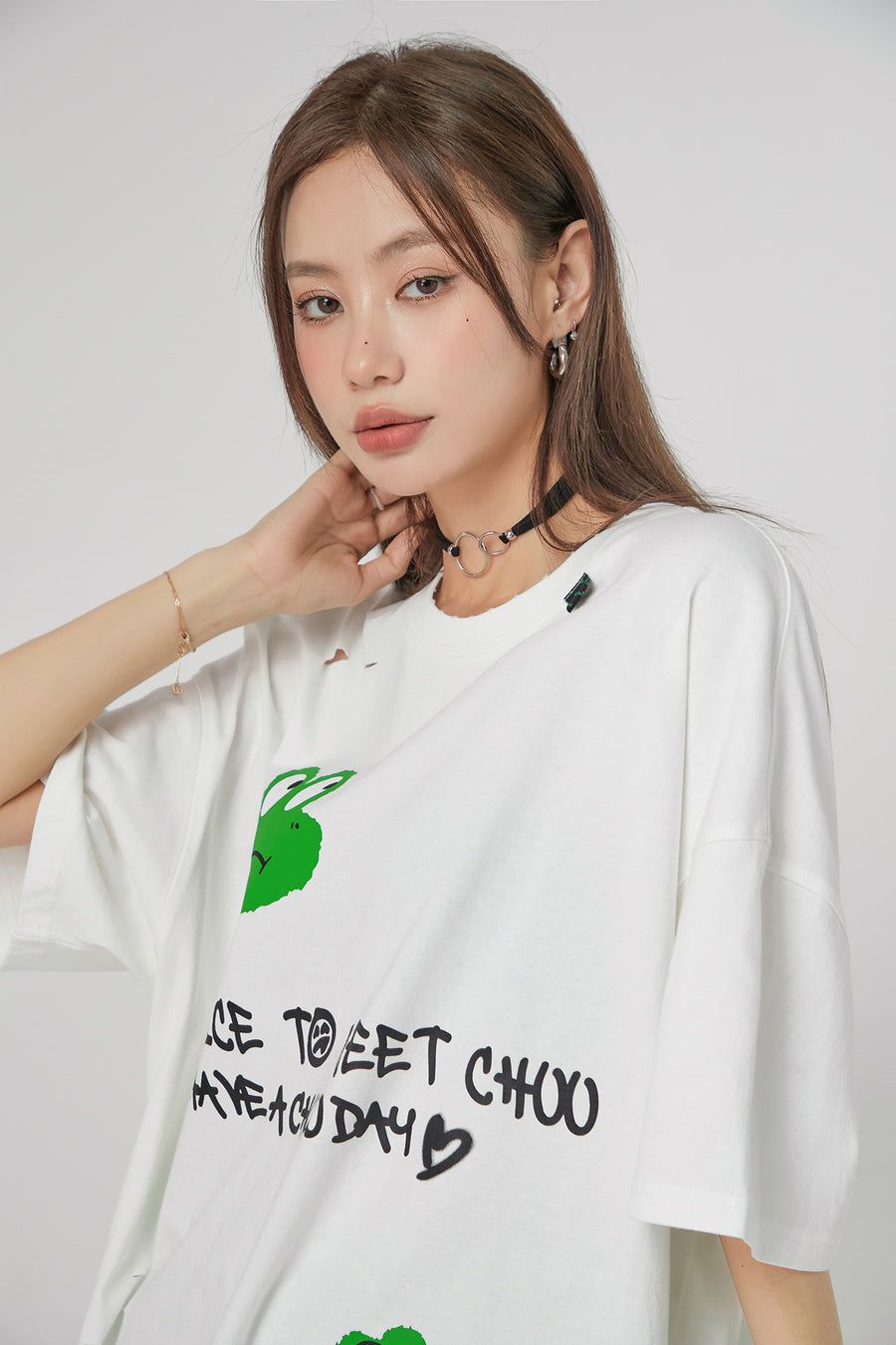 CHUU Frog With Moods Damage T-Shirt