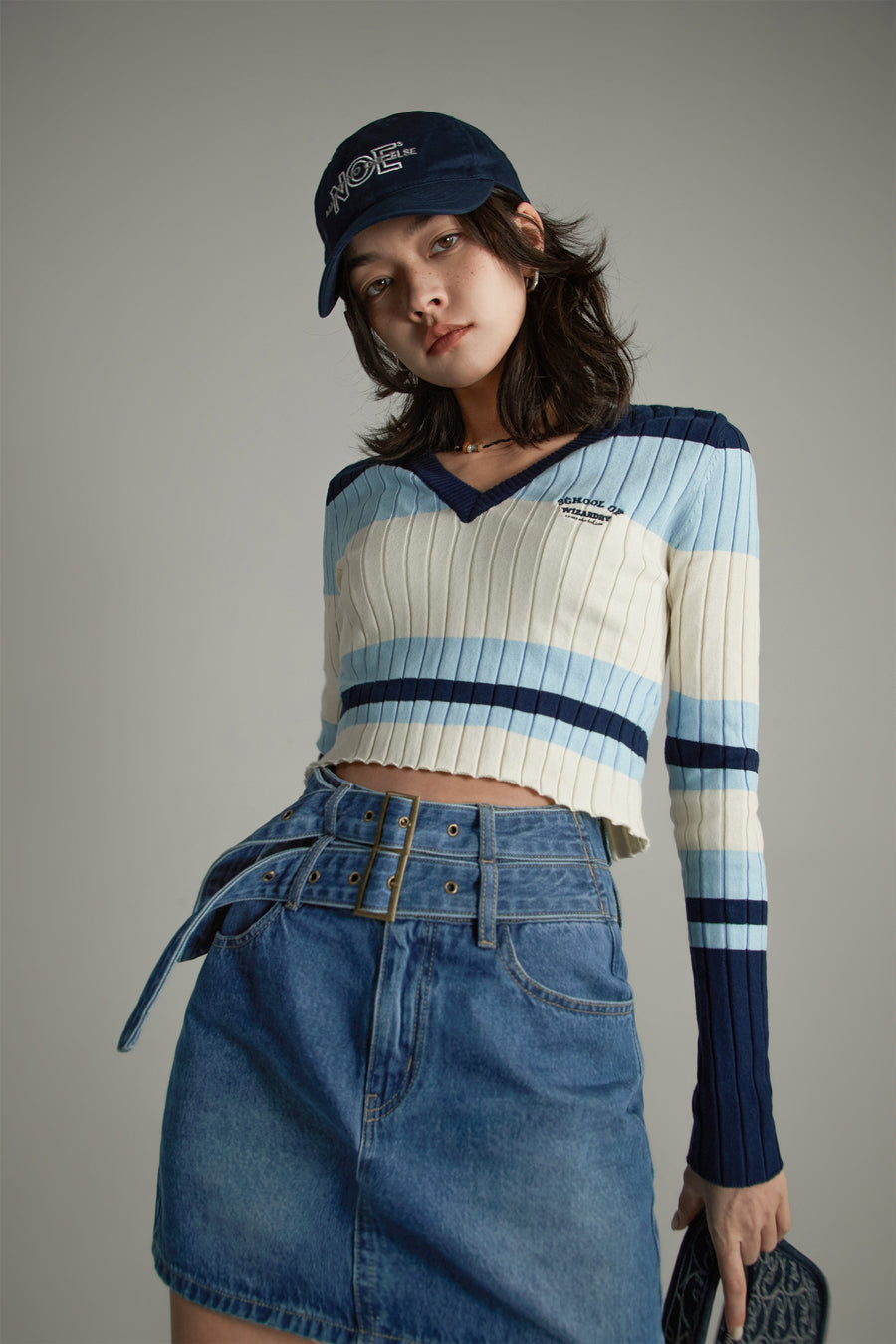 CHUU School Of Wizardry Ribbed V-Neck Sweater