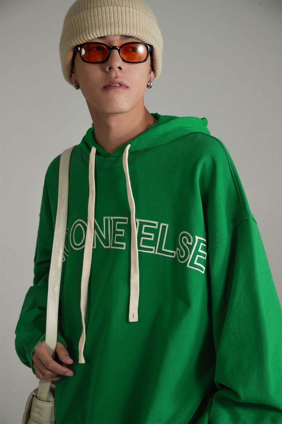 CHUU Noe Logo Printed Loose Fit Hoodie