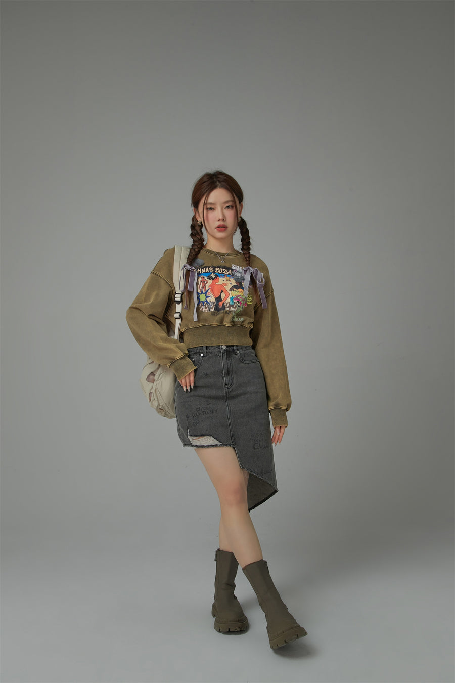 CHUU Unbalanced Denim Skirt